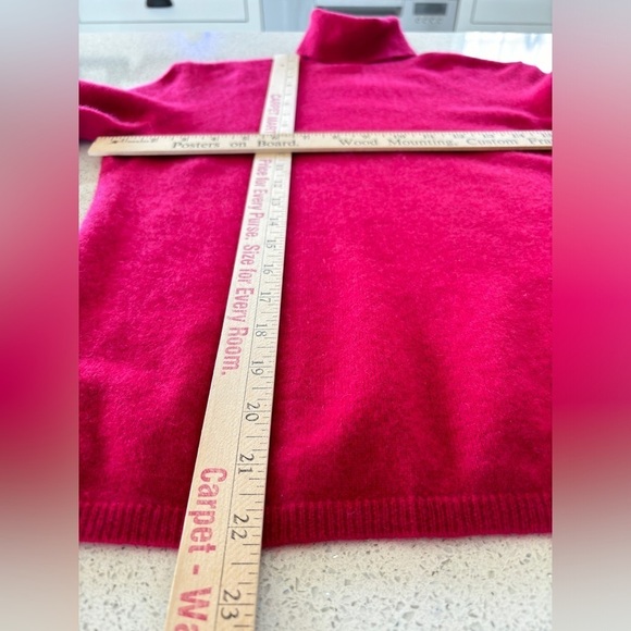 Sutton Studio 100% Cashmere Turtleneck Sweater Red Classic Womens Medium Petite - Picture 10 of 12